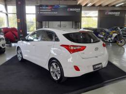 HYUNDAI - I30 - 2014/2015 - Branca - R$ 71.900,00