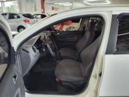 VOLKSWAGEN - VOYAGE - 2010/2011 - Branca - R$ 33.900,00