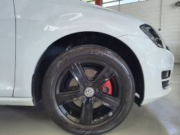 VOLKSWAGEN - GOLF - 2017/2017 - Branca - R$ 99.900,00