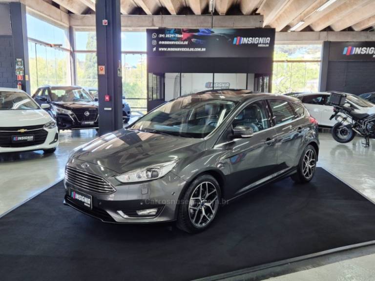 FORD - FOCUS - 2018/2019 - Cinza - R$ 87.900,00