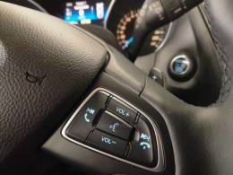 FORD - FOCUS - 2017/2018 - Branca - R$ 79.900,00
