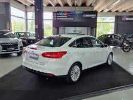 FORD - FOCUS - 2016/2016 - Branca - R$ 67.900,00