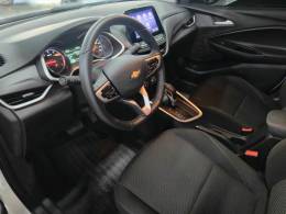 CHEVROLET - ONIX - 2023/2024 - Branca - R$ 92.900,00