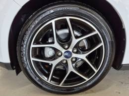 FORD - FOCUS - 2015/2016 - Branca - R$ 64.900,00