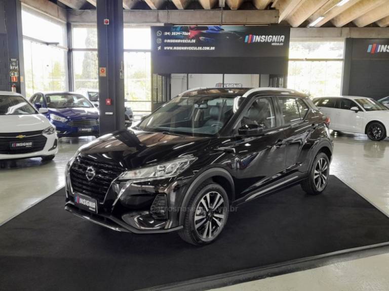 NISSAN - KICKS - 2021/2022 - Preta - R$ 97.900,00